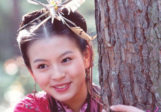 14歲出道！17歲「被阮經天壞壞」毀星途　33歲因彭于晏「逆襲成女神」成功翻身