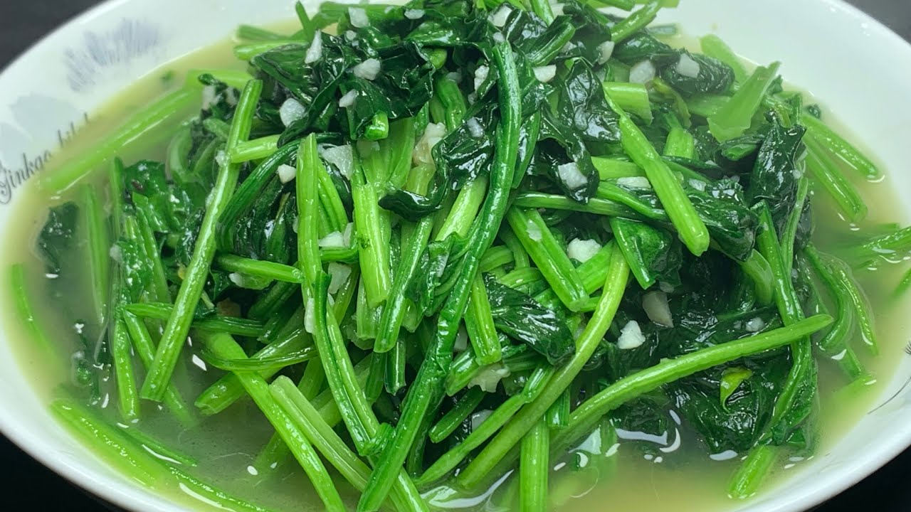 吃菠菜總是舌頭澀！無意間「混搭蔬菜一起炒」味道反轉變清甜　內行曝光「料理眉角」：飯店也這樣做
