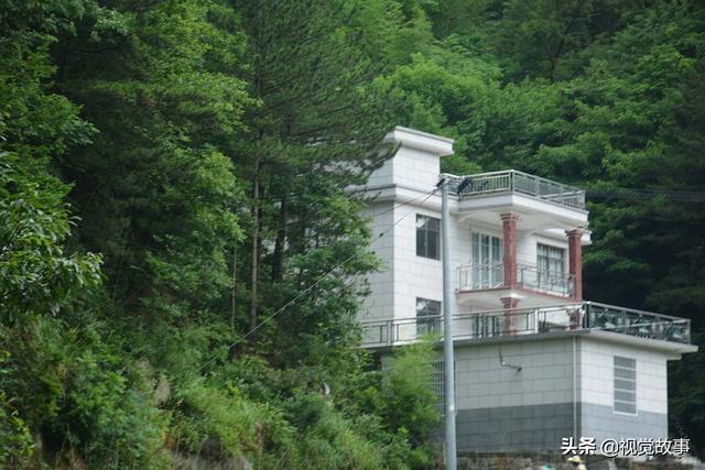獨居很寂寞？79歲爺爺「老伴離去兒孫出外」　選擇留在山中「獨住豪華別墅」幸福自在