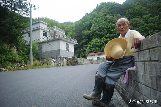 獨居很寂寞？79歲爺爺「老伴離去兒孫出外」　選擇留在山中「獨住豪華別墅」幸福自在