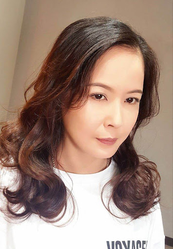 孝心讓父親遇劫...岳虹自責「砸千萬送爸爸豪宅出意外」親吐送安養院原因　「被忘記仍扛長照11年」臨終前苦求菩薩