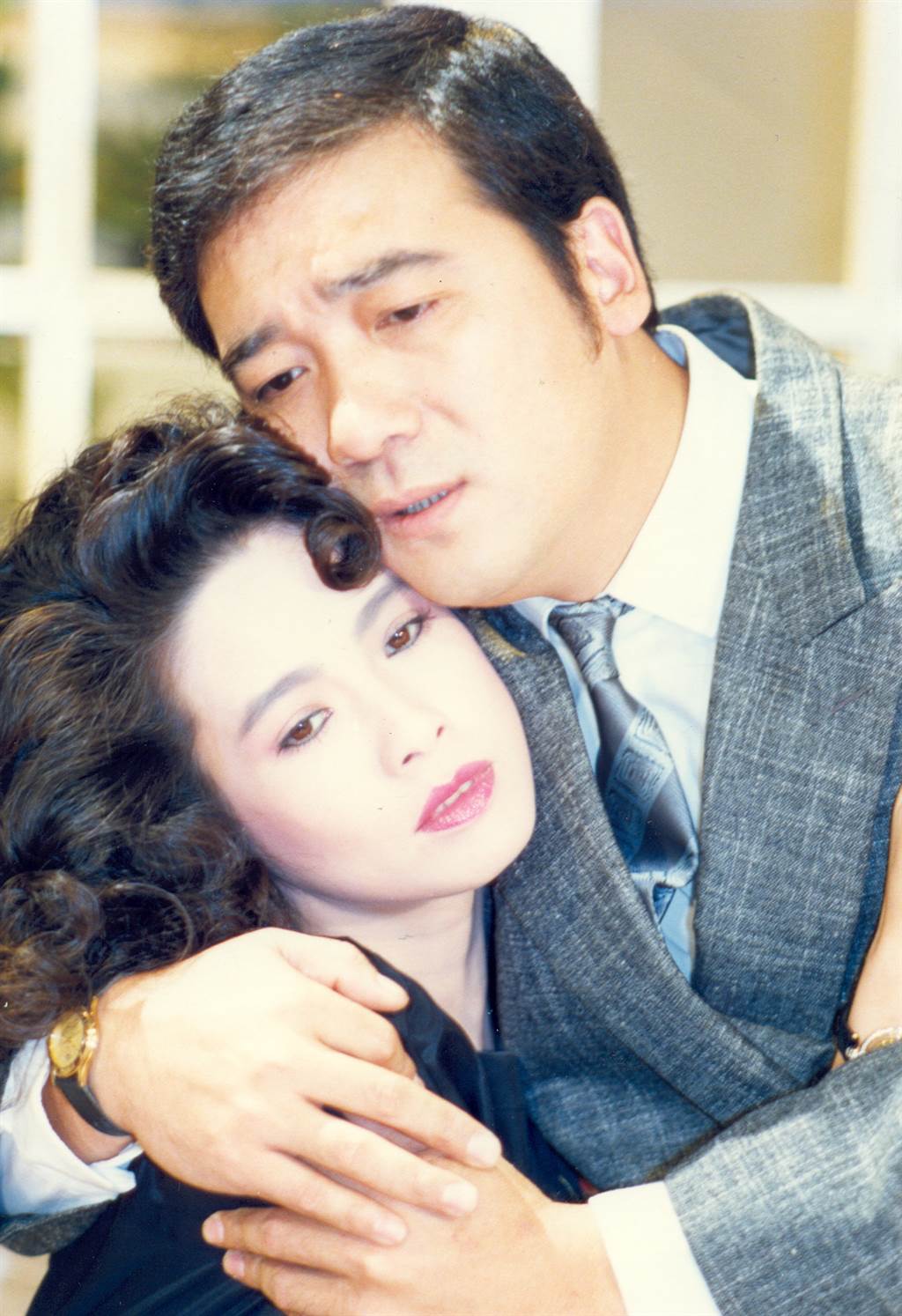 《花系列》男星趙學煌的愛情奇蹟：愛妻24年不離不棄，助他戰勝命運重返螢光幕