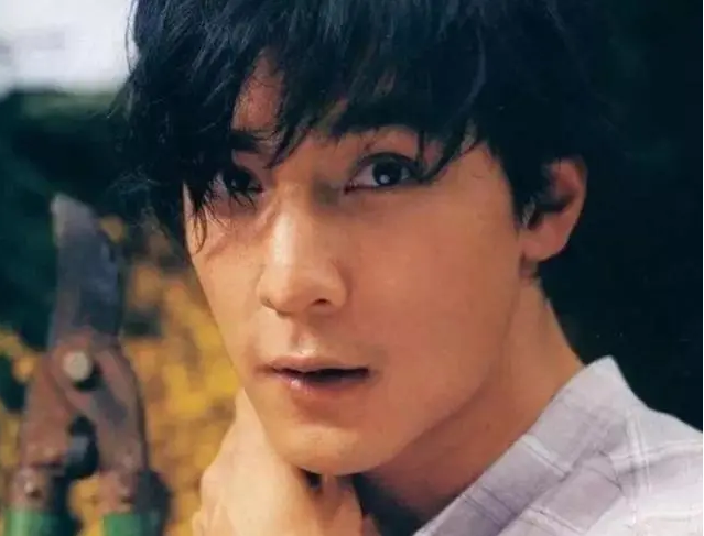 無性婚姻不容易！吳彥祖自曝「10年沒碰過太太」　感情「依舊穩定」坦言：她不只是愛人
