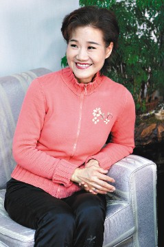 演5子媽媽爆紅！吳靜嫻自白：唱了一輩子，掌聲不如《星星知我心》震撼　「73歲在社區大學教唱」坦言：不為錢工作