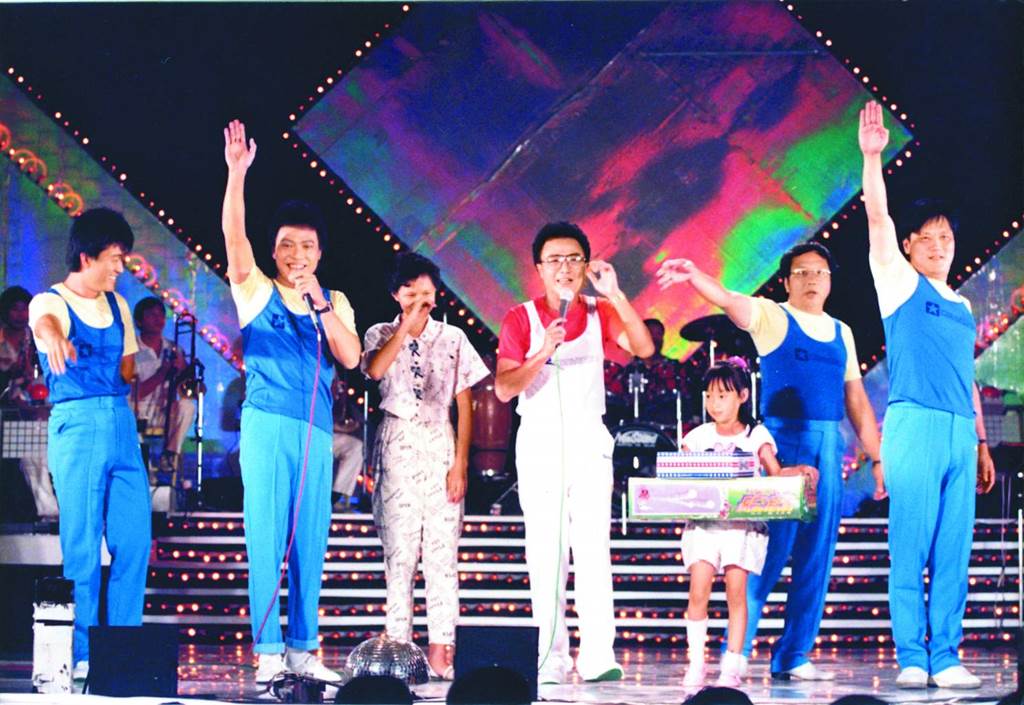 黃金五寶剩三人！張菲憶「徐風是真正的大哥」合照必站中間　積極抗病3年「苦撐等服刑兒」父子最後一面好鼻酸