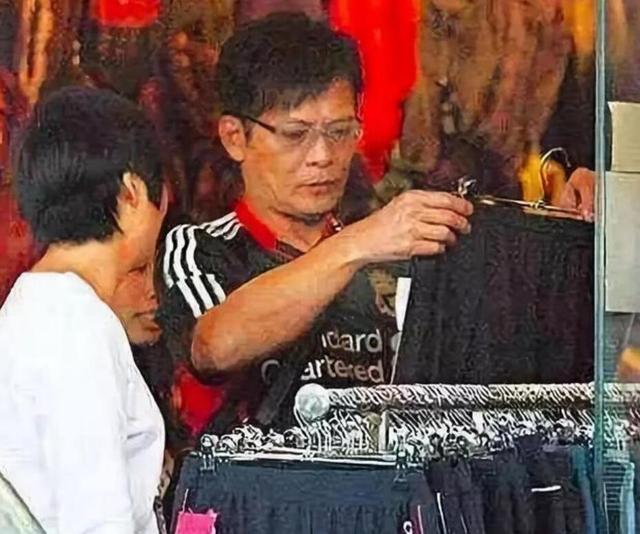 願折壽20年仍換不回愛妻！他宣布「此生不再婚」　為妻子治病7年「花光積蓄」買59元褲子穿