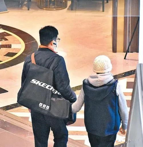 願折壽20年仍換不回愛妻！他宣布「此生不再婚」　為妻子治病7年「花光積蓄」買59元褲子穿