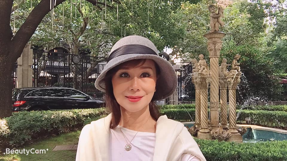 「小迷糊嬌嬌」爆紅！嫁地產富商「沒小三、沒金錢糾紛」婚姻仍破局　罕吐原因「70歲當嬤繞孫轉」