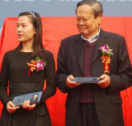 比妻子父母還大20歲！他98歲「娶小54歲嫩妻」　僅6字「稱呼岳父岳母」被直呼高情商