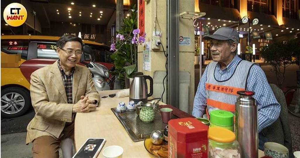 80歲定居高雄！《我愛紅娘》主持人返台「以旅館為家」經營餐廳　「打烊後值班里辦公室」到深夜替社區盡一份力
