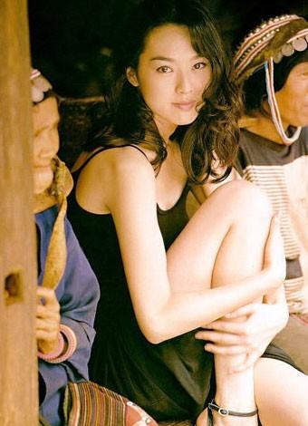 她是林志玲師姐！嫁入豪門孕期「遭老公7次重手」　 被閨蜜介入離婚「苦練廚藝獲獎」54歲依舊漂亮