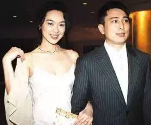 她是林志玲師姐！嫁入豪門孕期「遭老公7次重手」　 被閨蜜介入離婚「苦練廚藝獲獎」54歲依舊漂亮