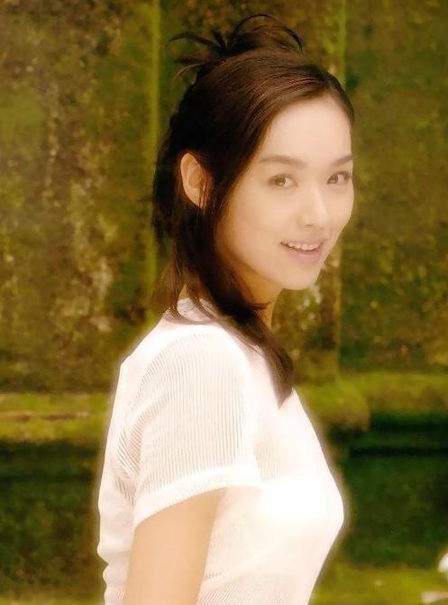 她是林志玲師姐！嫁入豪門孕期「遭老公7次重手」　 被閨蜜介入離婚「苦練廚藝獲獎」54歲依舊漂亮