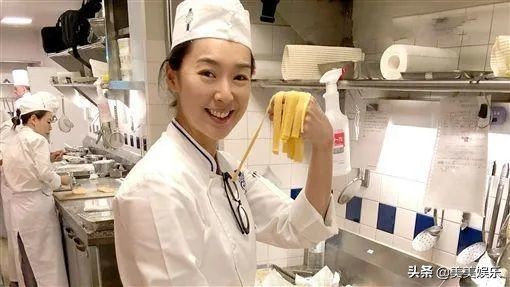 她是林志玲師姐！嫁入豪門孕期「遭老公7次重手」　 被閨蜜介入離婚「苦練廚藝獲獎」54歲依舊漂亮