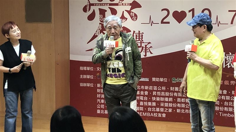 與愛妻差33歲！張帝堅持「為老婆買三重房」已打點好一切　「79歲身形消瘦」鮮少出現螢光幕