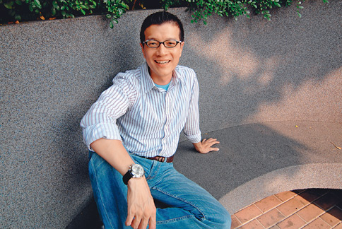 長照病母20年！知名作家身心崩潰「開不了口求助親姊」：怕被說懦弱　轉念「母親忘了我又何妨」：只求盡份隨緣