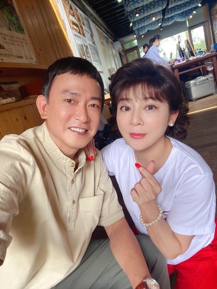 孩子懂感恩！王識賢臥病「2愛女搶著照顧」根本輪不到老婆　「曝父親節更貼心」樂喊：女兒沒白疼
