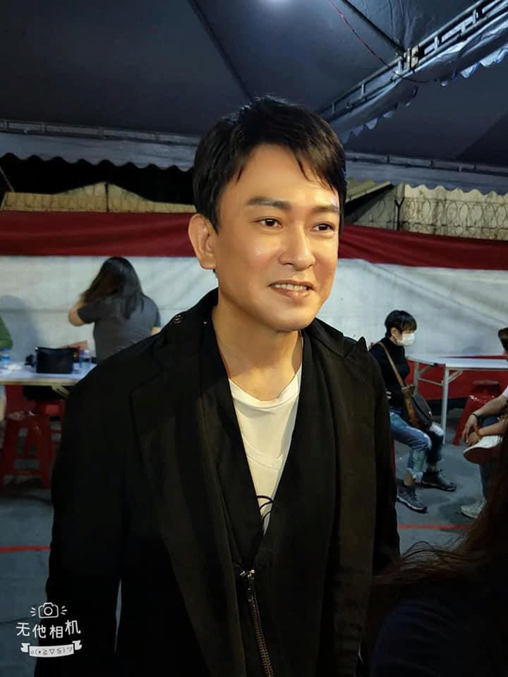 24孝好爸爸！王識賢鐵漢柔情「為妻小包辦家事」什麼都搶著做　「幸好孩子懂感恩」暖喊：女兒沒白疼