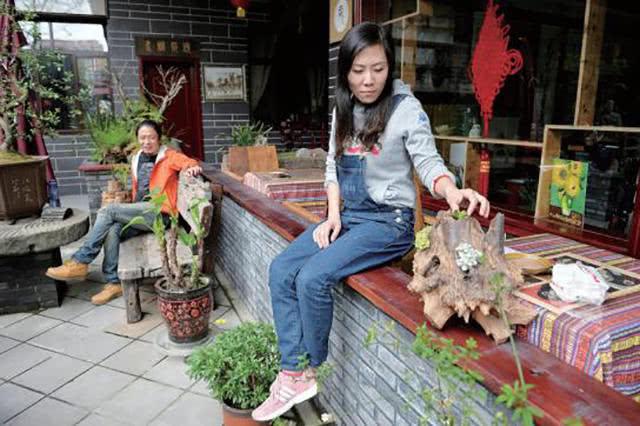 還記得她嗎？女教師寫下「世界那麼大我想去看看」毅然辭職爆紅　6年後現況曝光「擁多重身分」不後悔當初決定