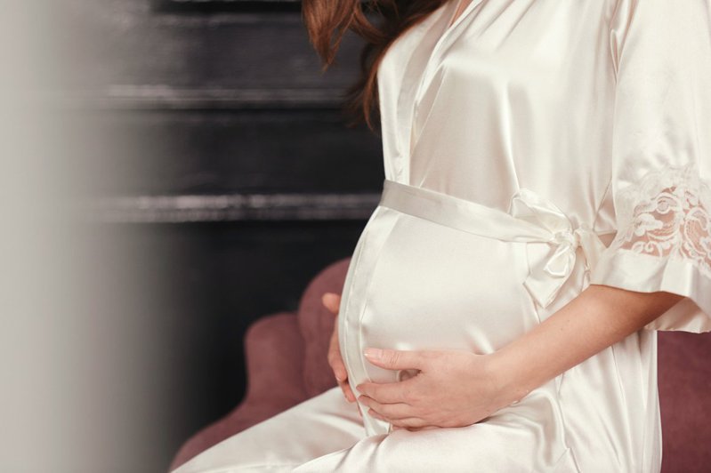 沒存150萬不生！老婆堅持「75萬花在產後護理」　人夫怨「到底有多嬌貴」媽媽們全火大