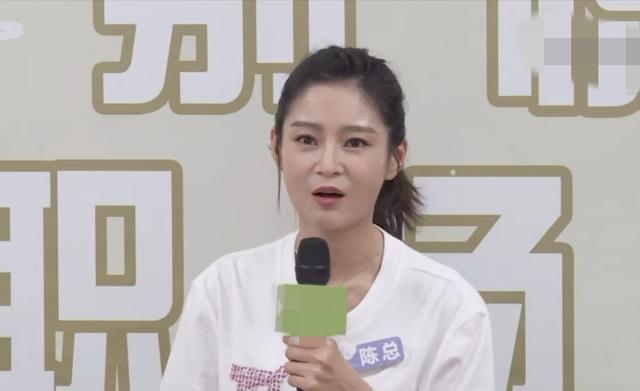 倒追老公5年！生雙胞胎兒子「取名一模一樣」　37歲女星曝「月子期27天不洗澡」情緒崩潰  