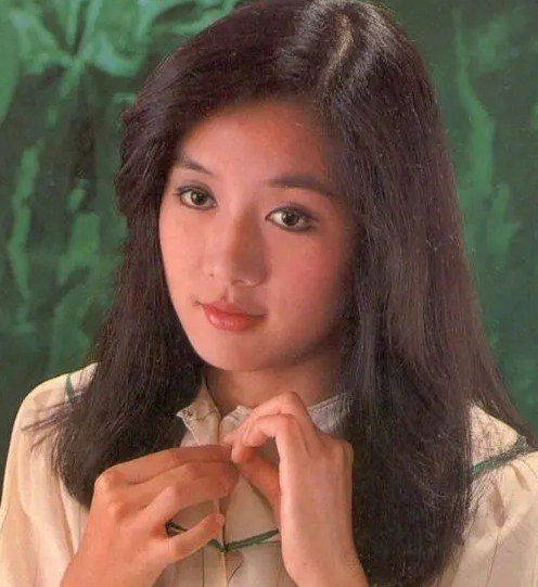 為替老公還債復出拍戲！卻和債主「結婚生2子」　如今繼承「老公百億家業」成人生贏家 