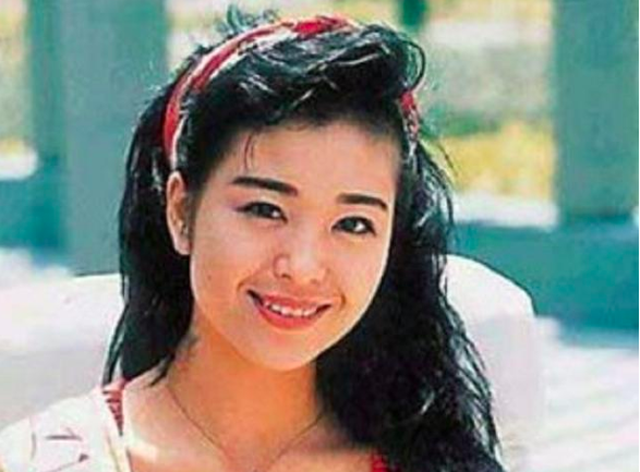 她21歲嫁給大30歲富豪！結婚13天就成寡婦　為爭巨額遺產「打10年官司」笑：贏家是我