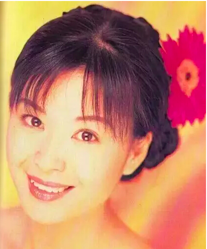 她21歲嫁給大30歲富豪！結婚13天就成寡婦　為爭巨額遺產「打10年官司」笑：贏家是我