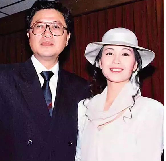 她21歲嫁給大30歲富豪！結婚13天就成寡婦　為爭巨額遺產「打10年官司」笑：贏家是我