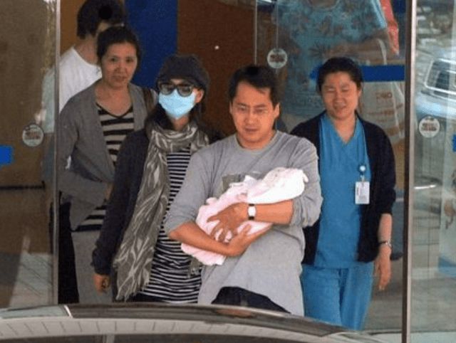 人稱萬人迷！巔峰隱退「讀研當老師」　31歲嫁億萬富商「5年生3子再露面」仍魅力無邊