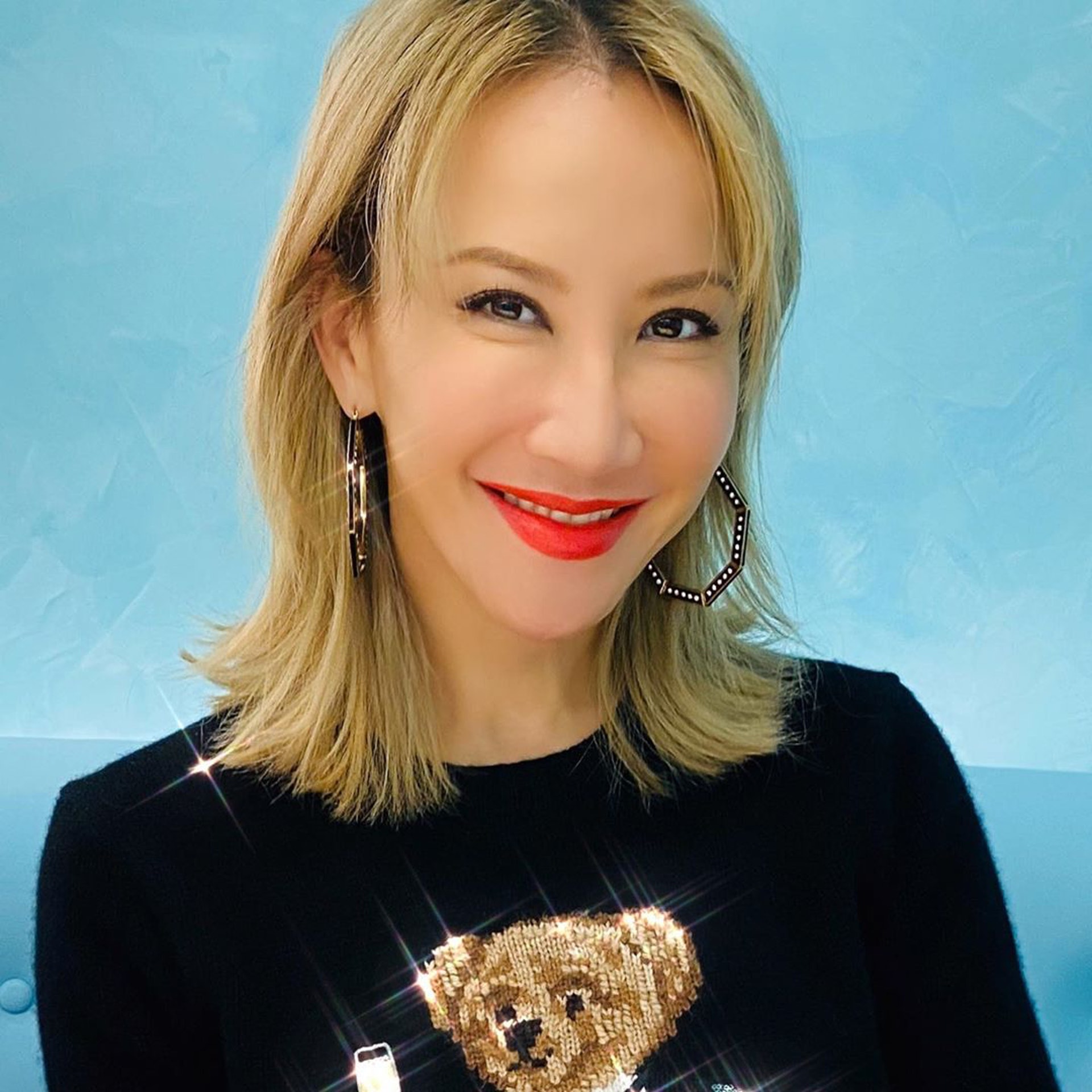只想讓媽媽享福！李玟三姊妹合體「替醫生母慶生」每周陪打麻將　感謝她「一人養大三女兒」霸氣回贈獨棟房