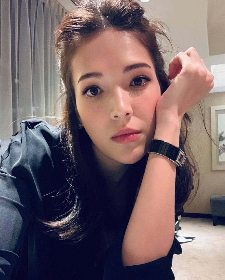 爸爸在她2歲離家！許瑋甯淚謝外公「把自己當最小女兒疼」不再自卑　「37年無微不至父愛」約好：繼續當您的孫女
