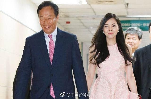 10億古堡愛情故事！郭董每年「必帶妻赴歐浪漫度週年」自家城堡美翻　「堡名藏對亡妻深情」20年佈局曝光