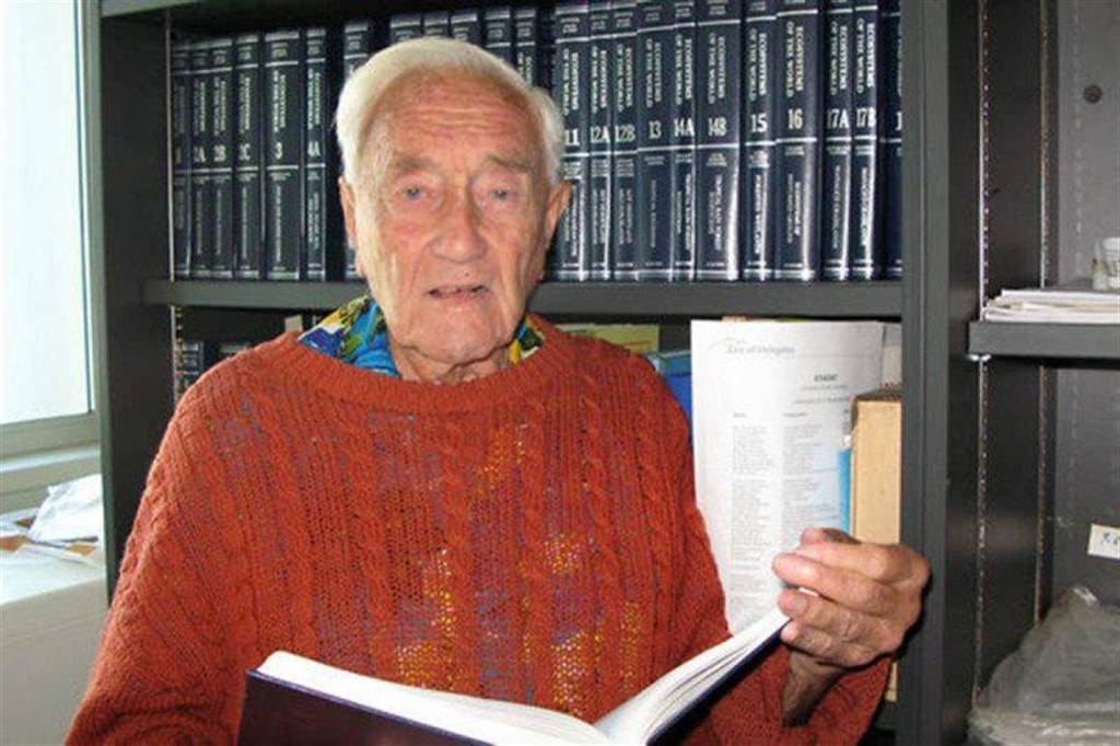 曾寶儀擁抱安樂死老人！104歲人瑞「無慢性病兒孫成群」卻想離開世界　「與老人最後一次對話」她不禁有感而發