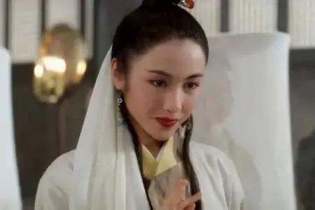 一人扛起整個家！她為報恩「巔峰退圈」嫁殘疾富商　現逆天改命「身價10億」甜曬鴿子蛋