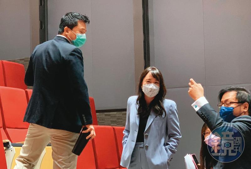 龍巌繼承「傳女不傳子」！老董病危交棒「全力栽出殯葬女帝」4年前早佈局　重臣大讚「強勢裁決不輸男兒身」
