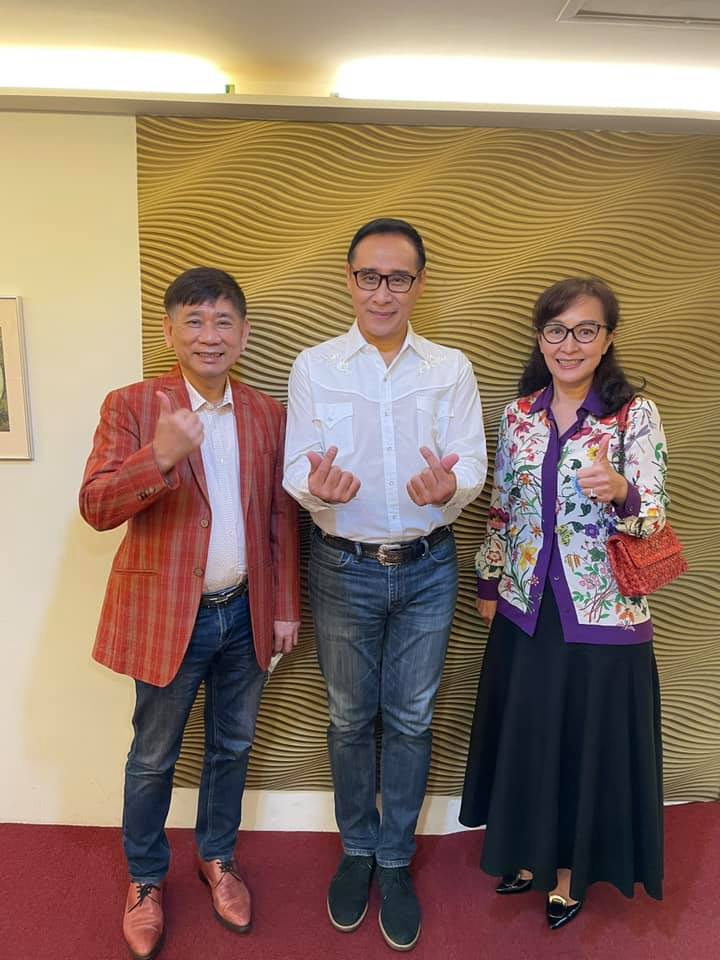 唱紅《重提往事》！「情歌王子」王瑞瑜63歲「斜槓當歌唱老師」　膝下無子「為孤老演唱」：唱歌讓我可幫助人