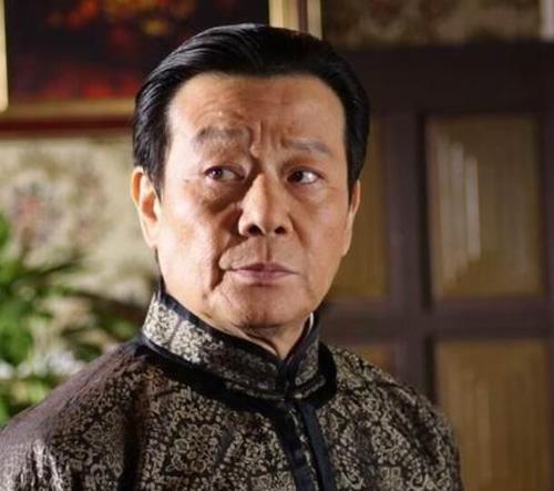 享齊人之福！ 他67歲「坐擁雙妻」同住一棟　苦曝「2妻和諧20年」背後心酸：全靠我來回跑