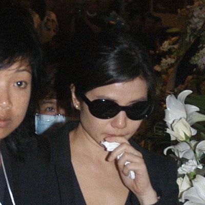 丈夫英年早逝！她痴情為夫守寡「永不再嫁」　孤身堅強14年「終紅了眼眶」：熬不過現實