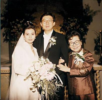丈夫英年早逝！她痴情為夫守寡「永不再嫁」　孤身堅強14年「終紅了眼眶」：熬不過現實