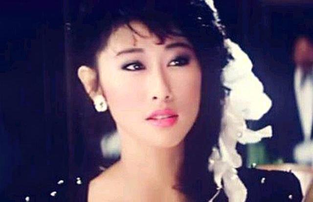 她狠甩費翔！棄豪門做小三「搶走大14歲閨蜜老公」　移民國外做後媽「年近60無子女」