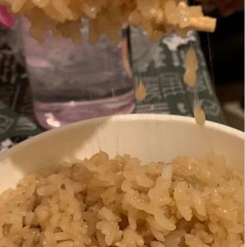 才隔一餐就變樣！電鍋蒸飯「筷子一夾就牽絲」網友掙扎：還能吃嗎　內行人「急勸快停手」後果永難忘