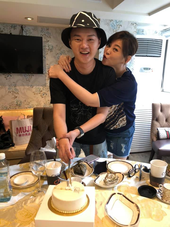 姊弟情深！許富凱憶「國小見姊姊出嫁」哭好慘：妳不要走　對父母報喜不報憂「她是我的垃圾桶」