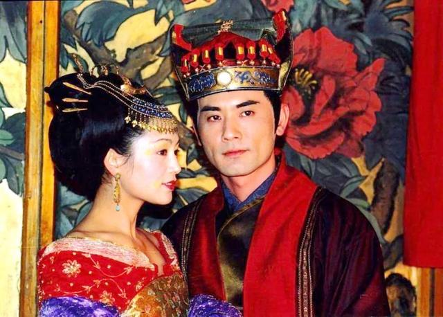 未婚未育！台灣第一美男「獨住200坪別墅」內附7房間　「爽爽早退休」零社交近況震撼網