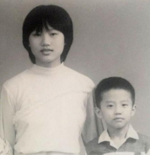手足情深！鄧超家窮付不出學費「大姐花光積蓄代墊」　姐姐患癌「他拚了命籌錢」成名後加碼回報2棟房
