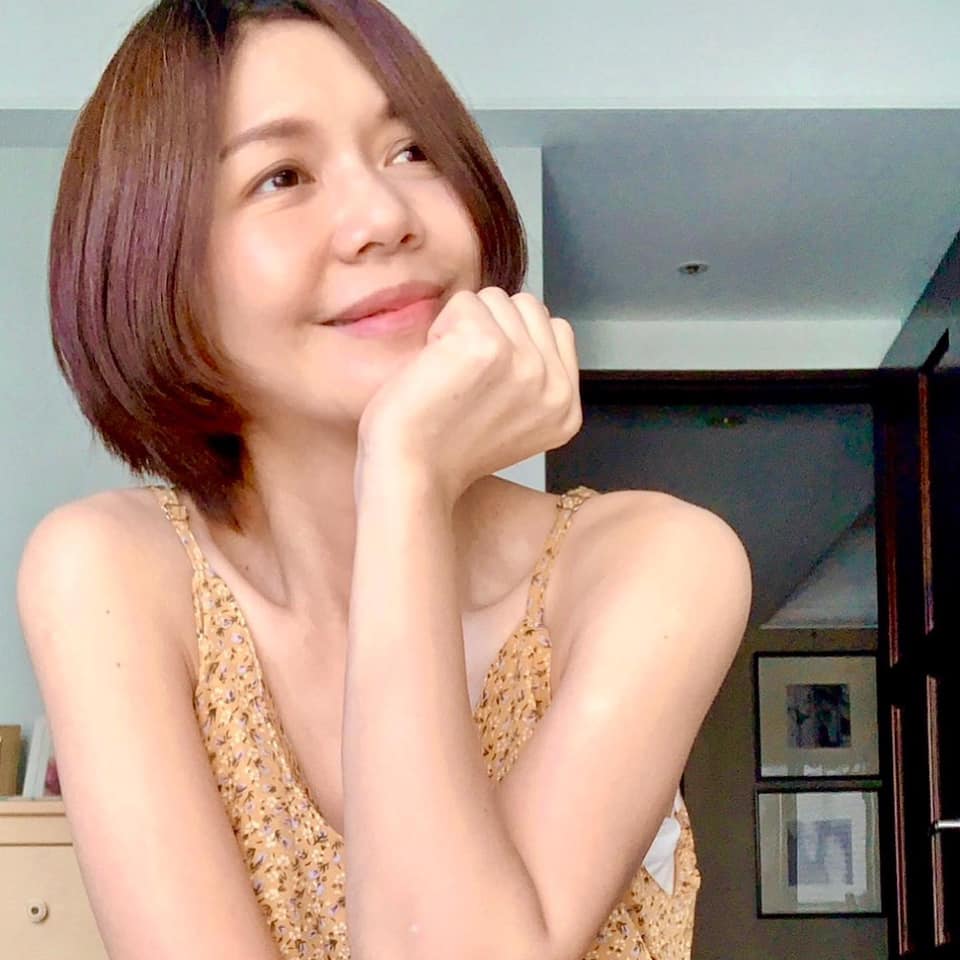 為戲扮老翻紅！于子育「全素顏化老妝」神駕馭兩造型　「51歲真面目曝光」女兒也驚豔：側臉像鍾楚紅