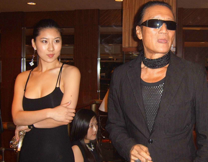 她是張柏芝婆婆！28歲「甩美國富豪」嫁浪子生下巨星　49歲嫁「小11歲老公」被寵21年