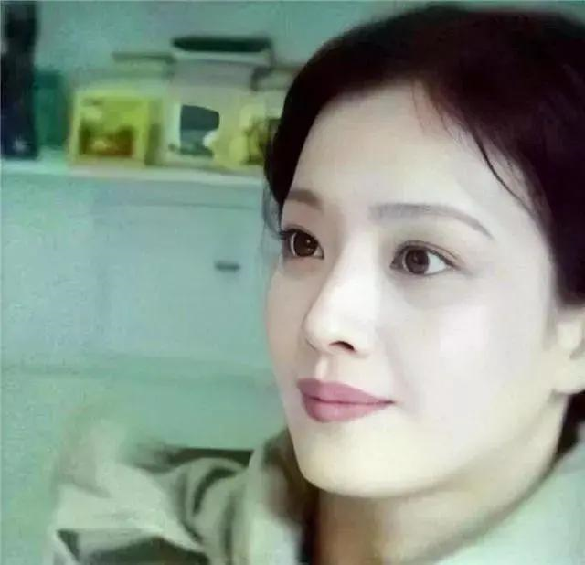 28歲生下劉亦菲！為女兒「放棄舞蹈家事業」 兩度離婚　孤身充當「19年經紀人」 