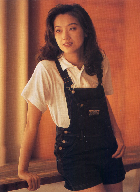 她醜到差點被送人！「曾拒劉德華求婚」錯愛12年男友分手　嫁圈外人「再露面」一家低調吃路邊攤