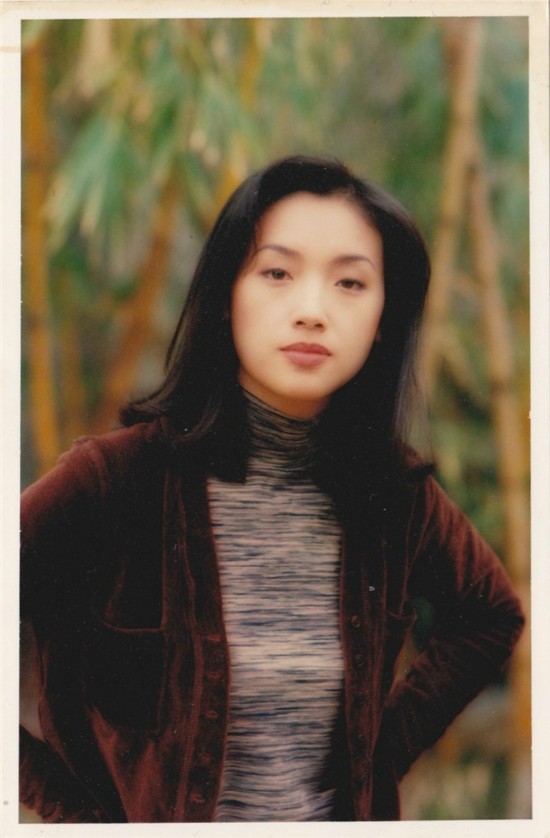 她醜到差點被送人！「曾拒劉德華求婚」錯愛12年男友分手　嫁圈外人「再露面」一家低調吃路邊攤